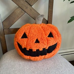 Target Halloween Hyde and Eek Sherpa Pumpkin Plush Pillow 2023
